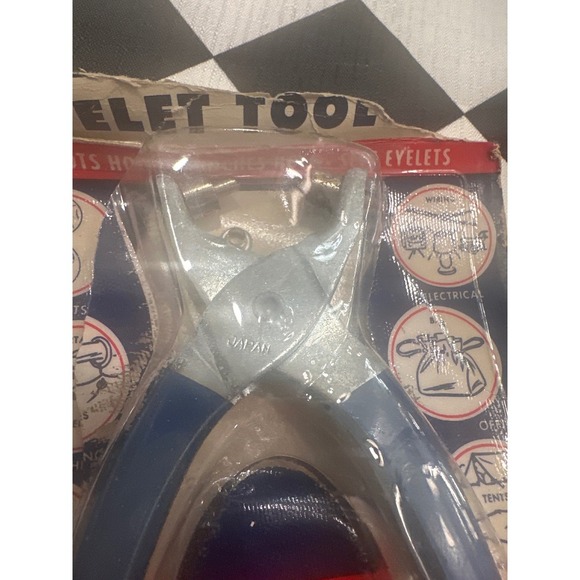 Vintage Penn Eyelet Tool Kit Style 323 with 30 Eyelets NOS Tool Pliers - Picture 2 of 4